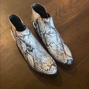 NWOT Unionbay Snakeskin Bootie